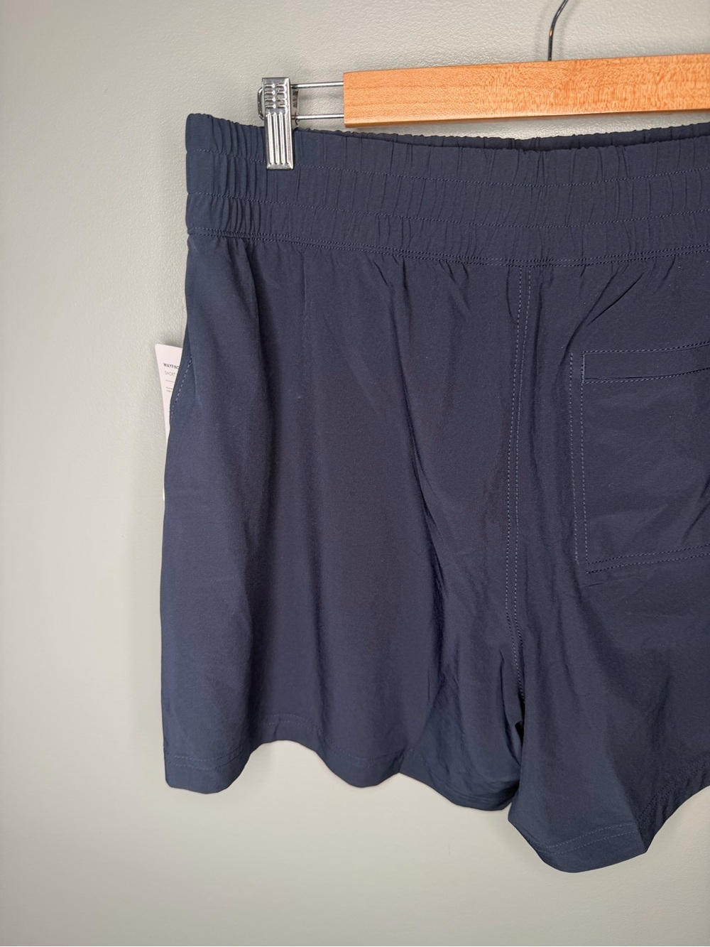 NWT Athleta Wayfind Short - Navy - Picture 6 of 10